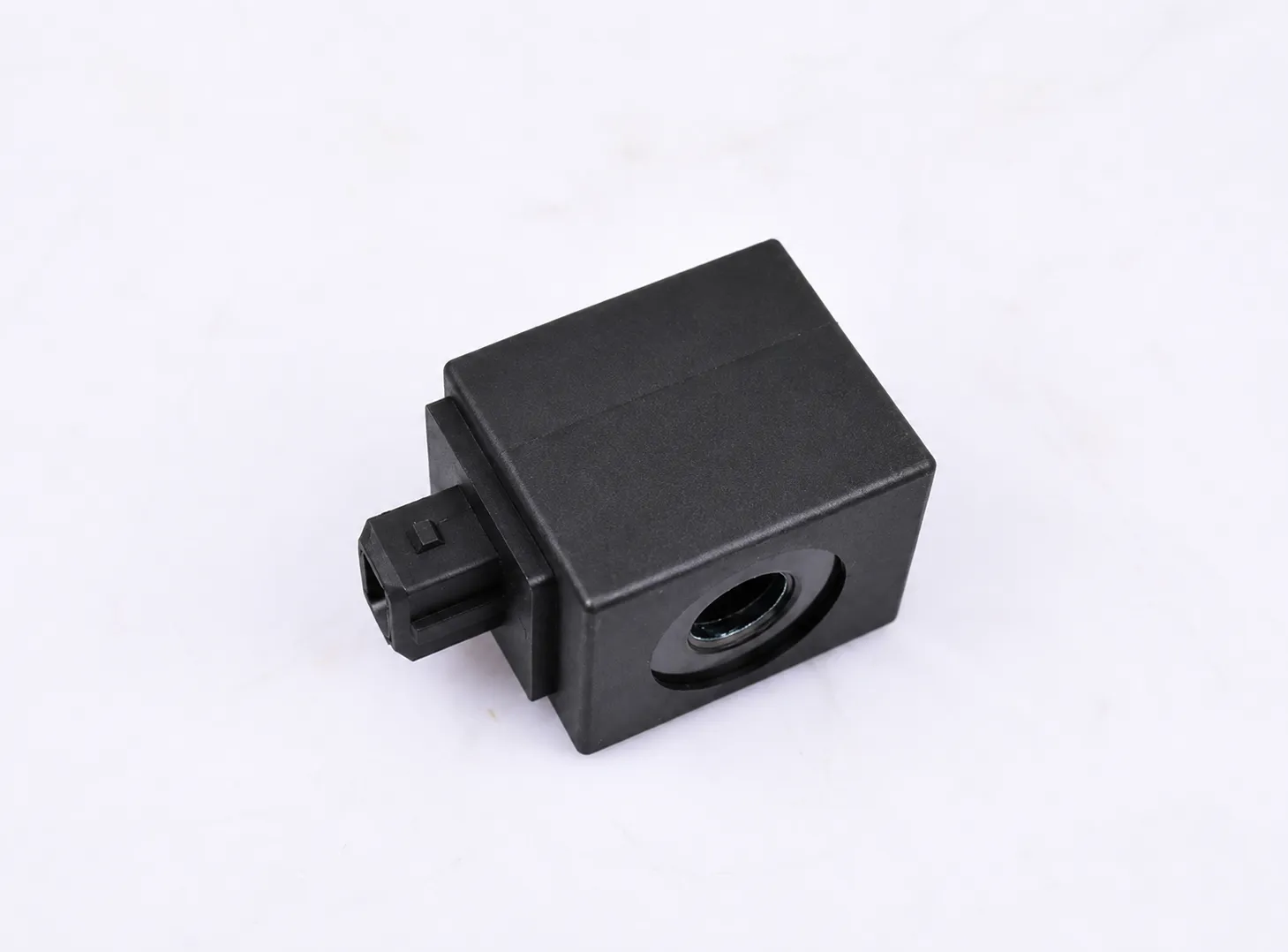 COIL,MAGNET 24V; WITH AMP PLUG SUCTION BRUSH SPOOL